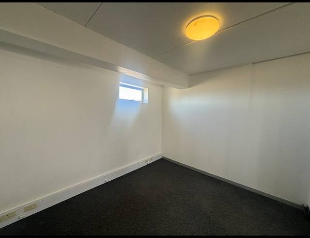 103M² WAREHOUSE TO LET IN FIRGROVE